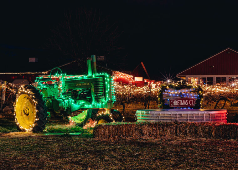 John Deere Holiday Tractor