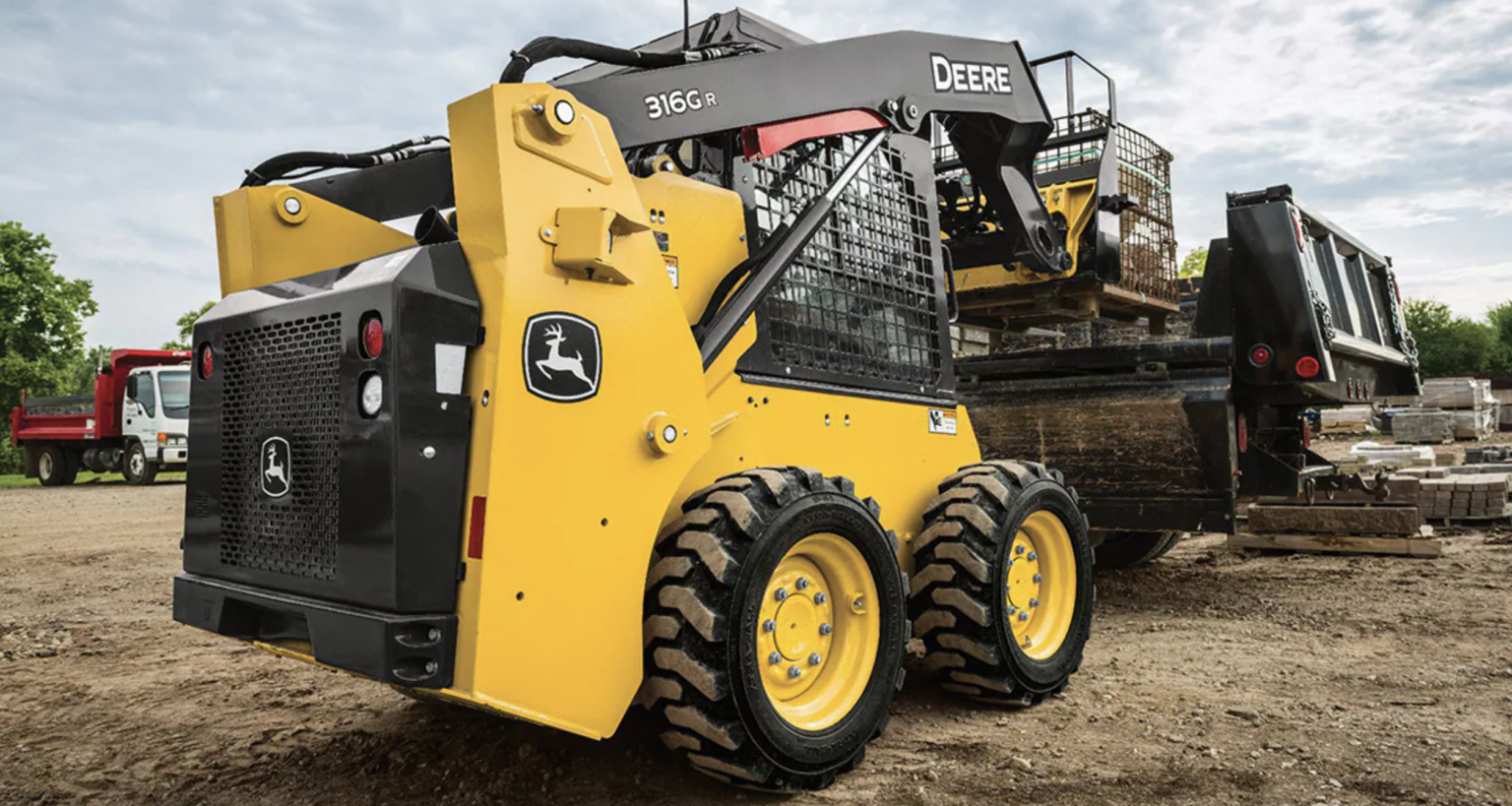 John Deere Tracked vs. Wheeled Skid Steer | MachineFinder