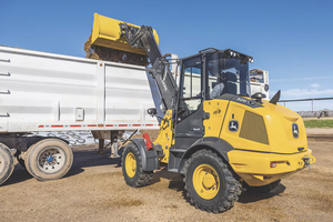 The John Deere 326 P-Tier Telescopic Compact Loader allows operators to effortlessly extend their reach. 