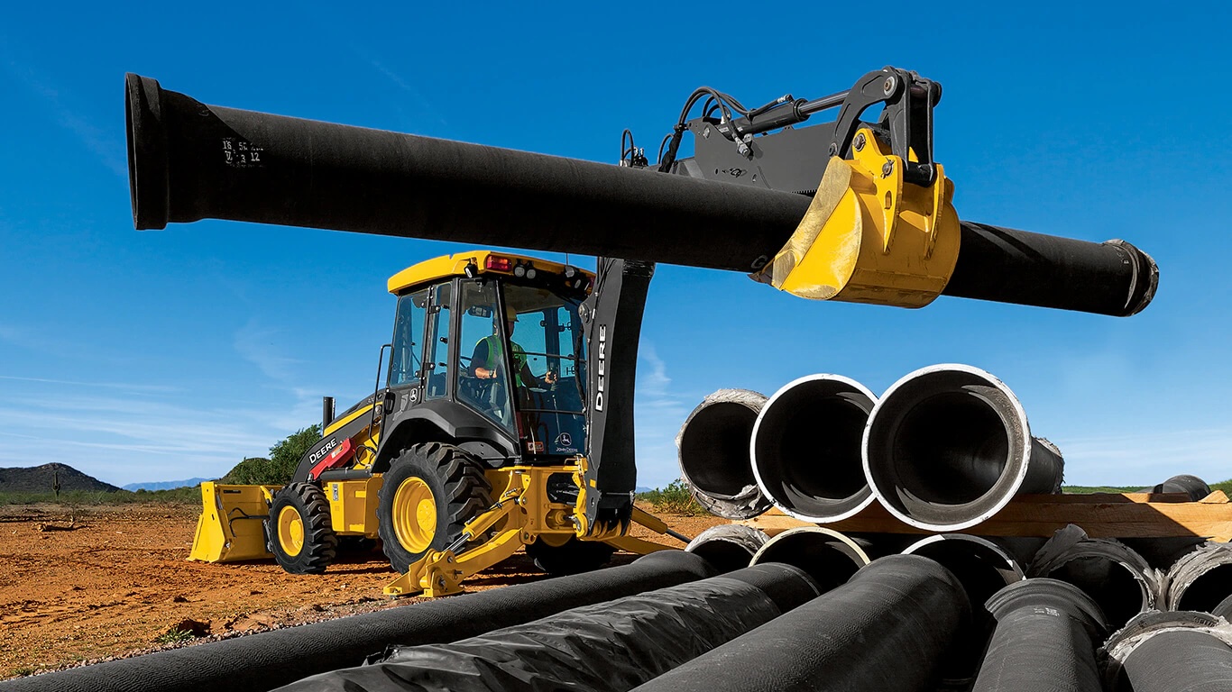Backhoe vs Excavator: Which One’s Right for You? | MachineFinder
